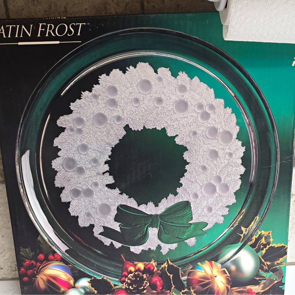 Indiana Glass Wreath 13in Round Platter Clear/White Glass Christmas Boxed